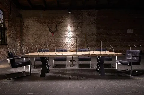 Industrial chic stol