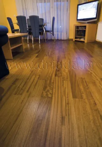 parket-iroko-seljacki-pod-1