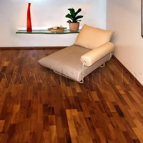 parket-iroko-lak-c