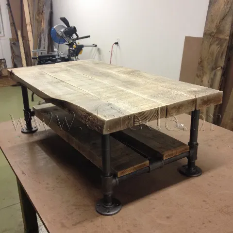 Industrial chic stol