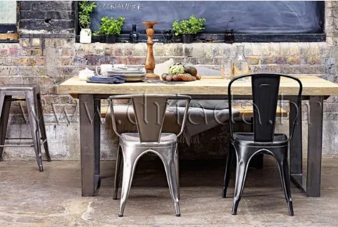 Industrial chic blagovaonski stol