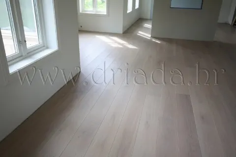 Bijeljeni uljeni parket hrast