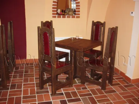 55-stol-i-stolice