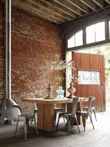 Industrial chic blagovaonski stol