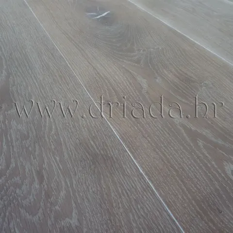 Četkan seljački pod
